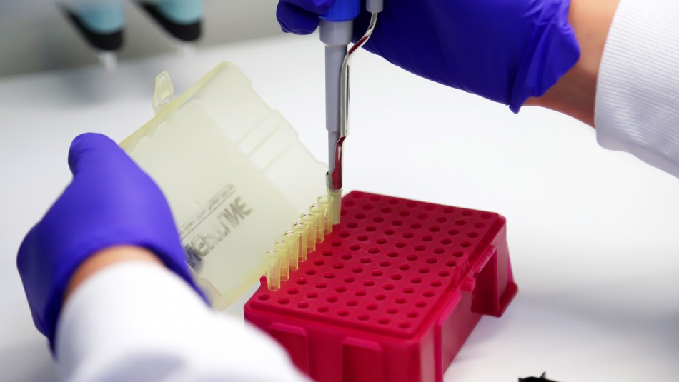 Minsal no descarta prestar insumos a clínicas para toma de exámenes PCR para casos sospechosos Minsal no descarta prestar insumos a clínicas para toma de exámenes PCR para casos sospechosos