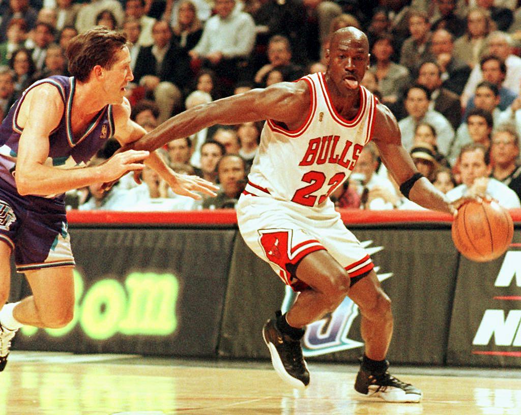 Zapatillas usadas por Michael Jordan se venden en cifra récord: Se pagaron  más de $463 millones - Meganoticias