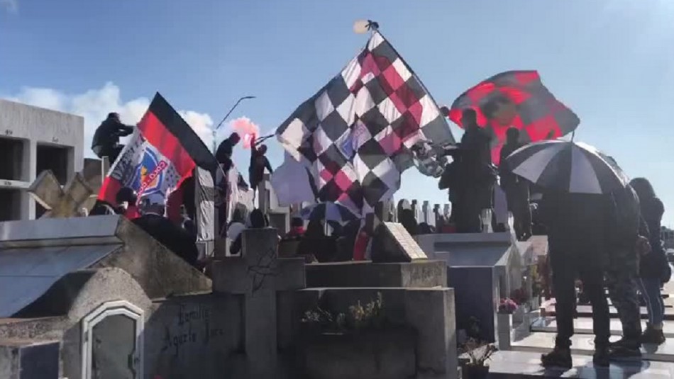 Anuncian querellas por presencia masiva de hinchas en funeral en Talcahuano Anuncian querellas por presencia masiva de hinchas en funeral en Talcahuano