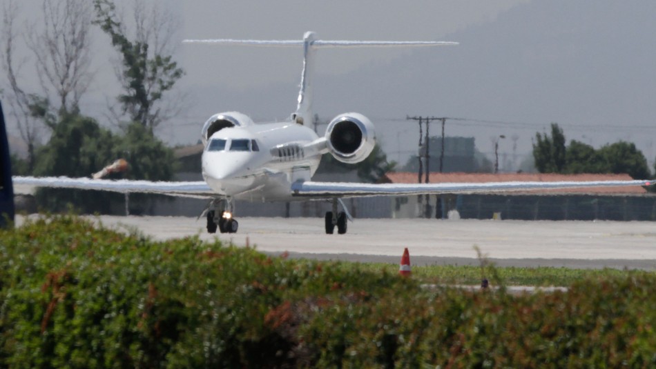 Imagen referencial. Cantantes de música urbana viajaron en avión privado y en cuarentena hasta Valdivia: Gobierno inició sumario