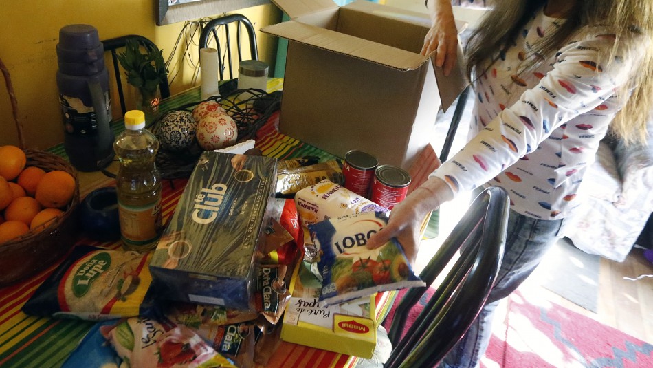 Imagen referencial Cadem: 81% de los consultados está de acuerdo con la distribución de canastas de alimentos
