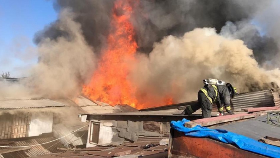 Incendio se registra en cité ubicado en comuna de Estación Central Incendio se registra en cité ubicado en comuna de Estación Central