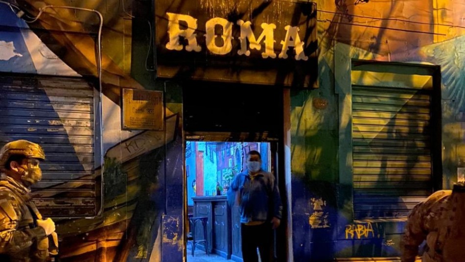 Detienen a clientes y administrador de bar en Valparaíso por funcionar pese a prohibición por coronavirus Detienen a clientes y administrador de bar en Valparaíso por funcionar pese a prohibición por coronavirus