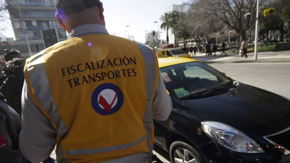 Postergan pago de permiso de circulación para taxis, buses y transporte escolar Postergan Permiso de Circulación