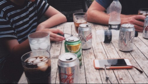 Conoce por qué deberías lavar una lata antes de beber directamente de ella