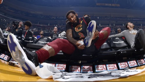 Estrella de la NBA sorprende a mesera que lo atendió en restaurante al dejarle 1.000 dólares de propina