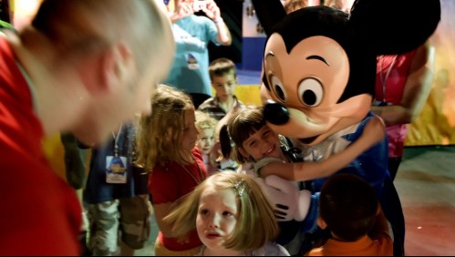 Disney reabrirá sus puertas con medidas sanitarias: Ya no habrá abrazos con los personajes