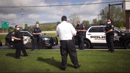 Mujer es detenida por morder brutalmente a un hombre en un hotel de Estados Unidos