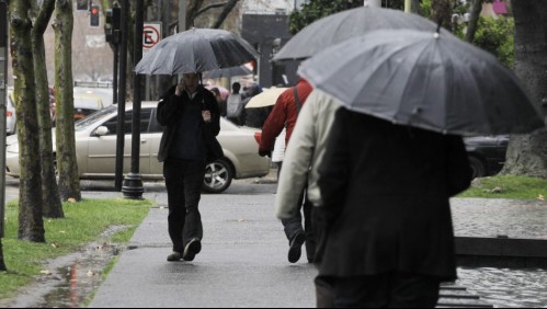 Meteorología pronostica chubascos para este domingo en la Región Metropolitana