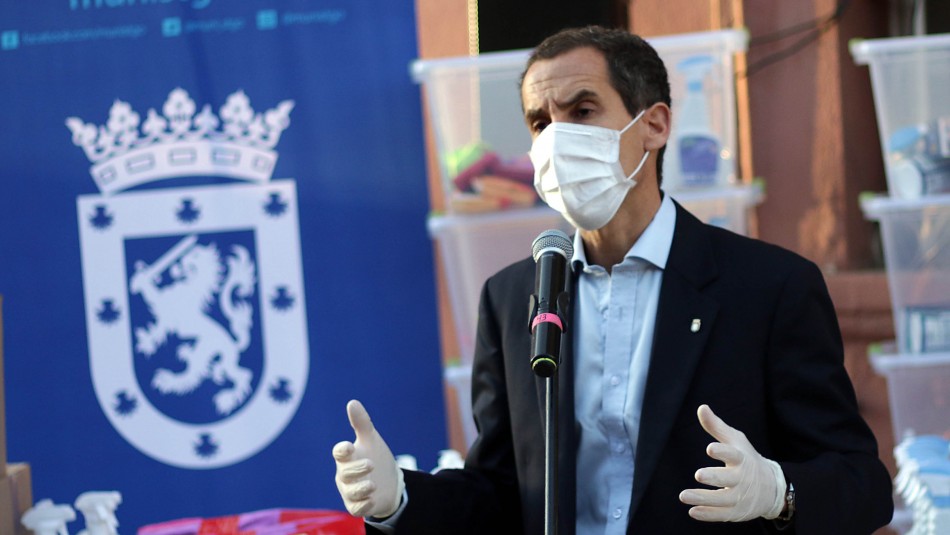 Felipe Alessandri Tres son reincidentes: Alcalde de Santiago pide prisión preventiva para detenidos en fiesta clandestina