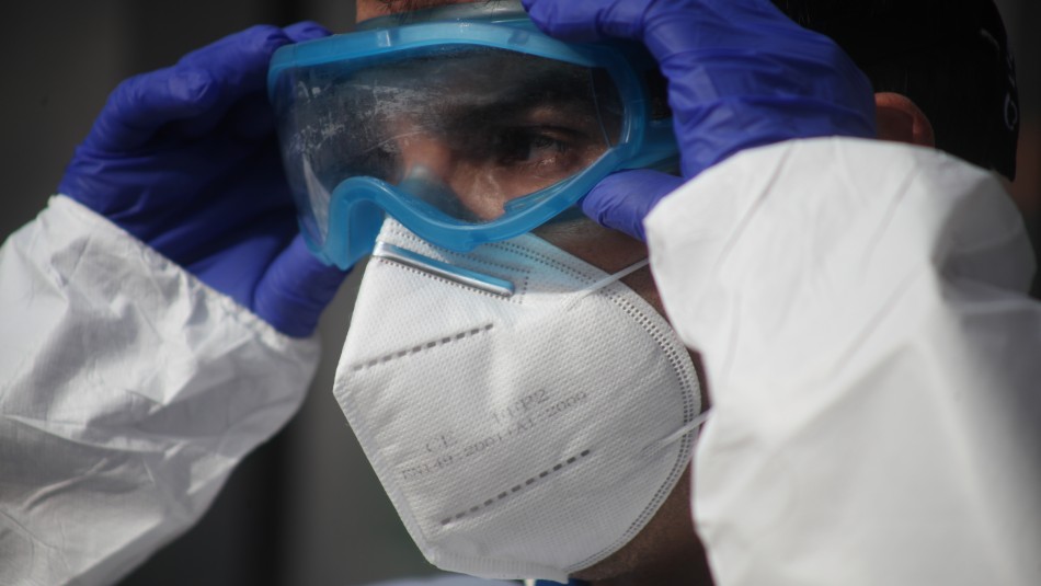 Chile rompe barrera de los 100 mil contagiados y vuelve a superar cifra de muertos diarios por coronavirus Chile rompe barrera de los 100 mil contagiados y vuelve a superar cifra de muertos diarios por coronavirus