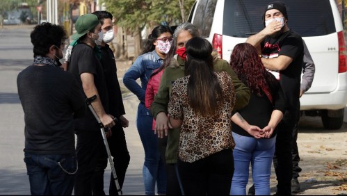 Compañero de hombre con coronavirus fallecido en calle de Lo Espejo: 'Al lado mío murió mi amigo'