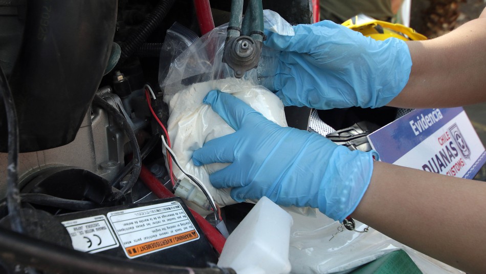 OS-7 detiene a traficantes OS-7 detiene a miembros de mafia italiana que internaban cocaína en motos a Chile