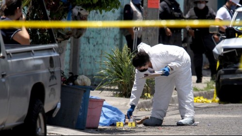 Mueren seis personas en ataque armado en el centro de México