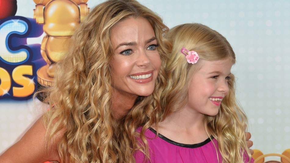 Denise Richards y Lola en 2013 Hija menor de Denise Richards y Charlie Sheen cumplió 15 y es un clon de su madre