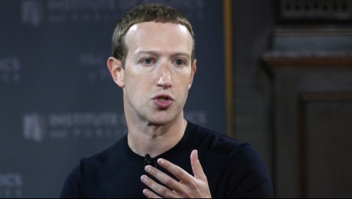 Zuckerberg promete revisar políticas de Facebook tras una semana de tensiones