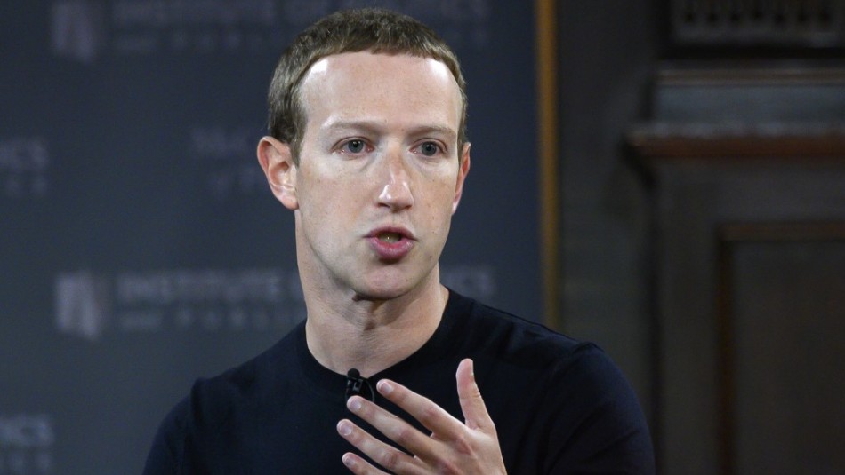 Zuckerberg promete revisar políticas de Facebook tras una semana de tensiones Zuckerberg promete revisar políticas de Facebook tras una semana de tensiones