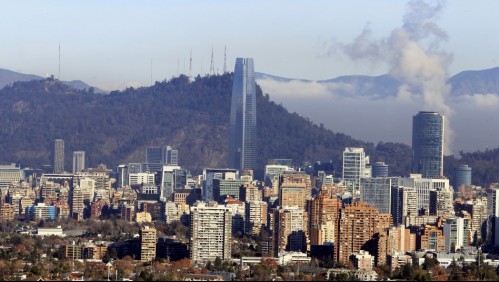Universidad estadounidense sitúa a Santiago como la novena ciudad con más contagios de coronavirus en el mundo