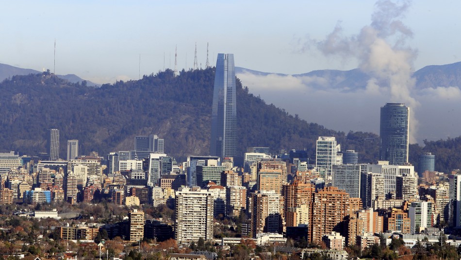 Imagen referencial. Universidad estadounidense sitúa a Santiago como la novena ciudad con más contagios de coronavirus en el mundo