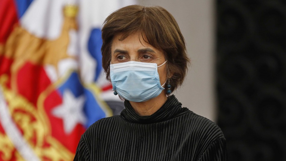 Paula Daza Mañalich informa cuarentena preventiva de Paula Daza por contacto estrecho con persona sospechosa de contagio