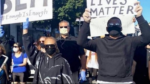 JLo salió a marchar contra el racismo en EEUU: Sus hijos le prepararon las pancartas