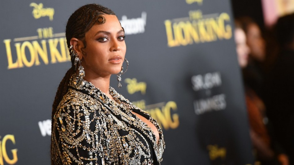 Beyoncé Beyoncé denuncia la intolerancia y el racismo en mensaje para graduados de la generación 2020
