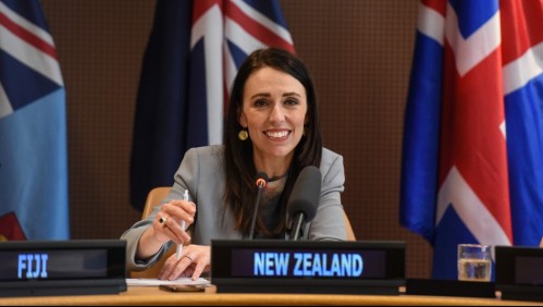 'Hice un pequeño baile': Primera ministra de Nueva Zelanda celebra triunfo sobre el coronavirus