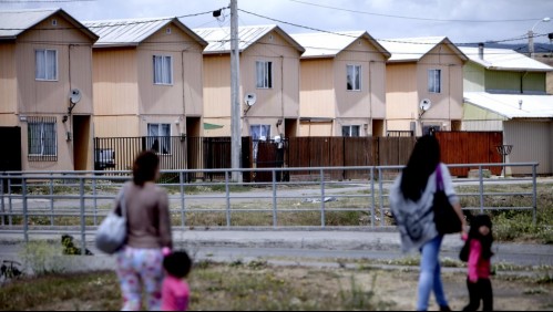 Ministro Felipe Ward explica subsidio de vivienda 'Pequeños Condominios'