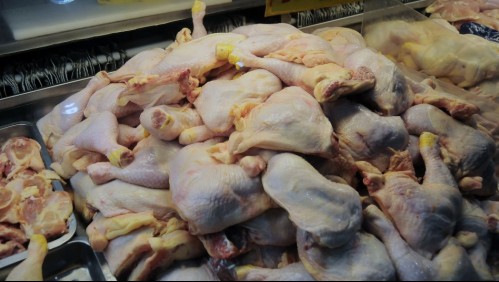 Cae precio de la carne de pollo mientras el vacuno experimenta alza