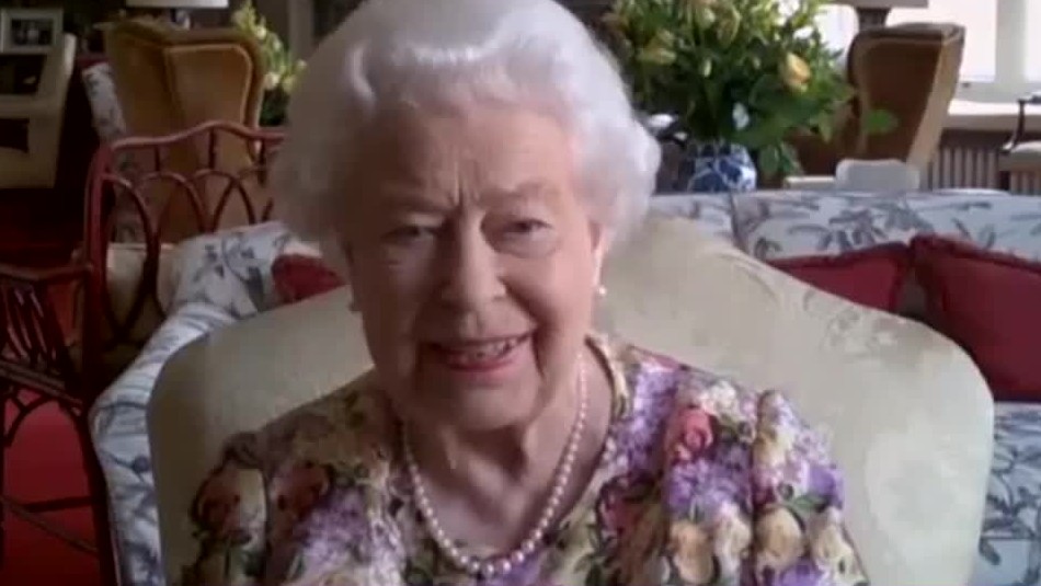 La reina Isabel II participa en su primera videollamada a los 94 años La reina Isabel II participa en su primera videollamada a los 94 años