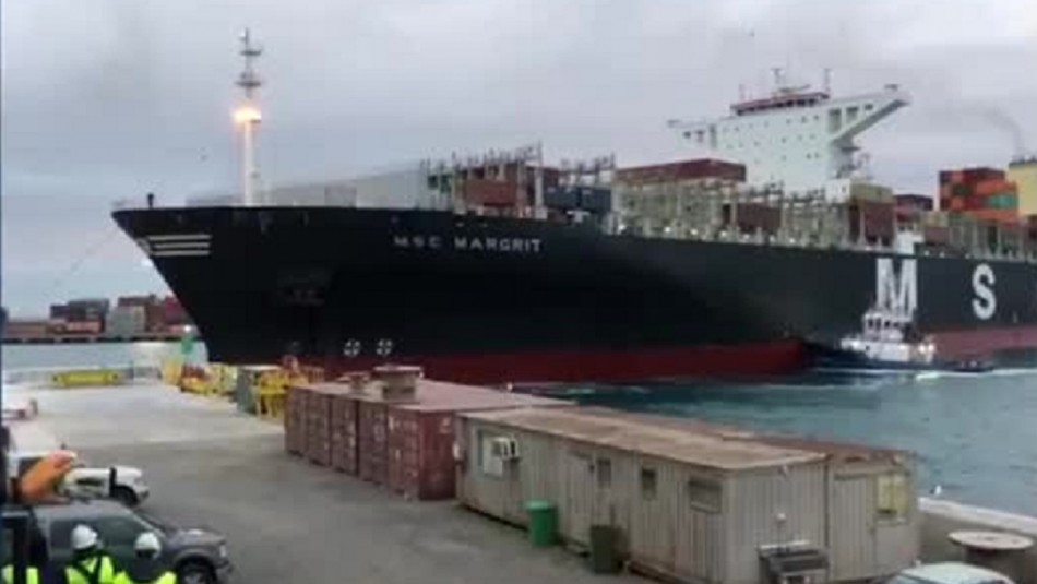 Buque estuvo cerca de colisionar durante maniobra de atraque en puerto de San Antonio Buque estuvo cerca de colisionar durante maniobra de atraque en puerto de San Antonio