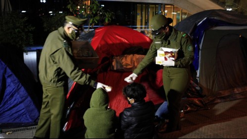 Ciudadanos colombianos mantienen campamento en Providencia pese a ultimátum de Matthei
