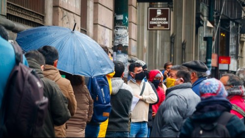 Valparaíso: Largas filas en Registro Civil y supermercados a horas de iniciar cuarentena