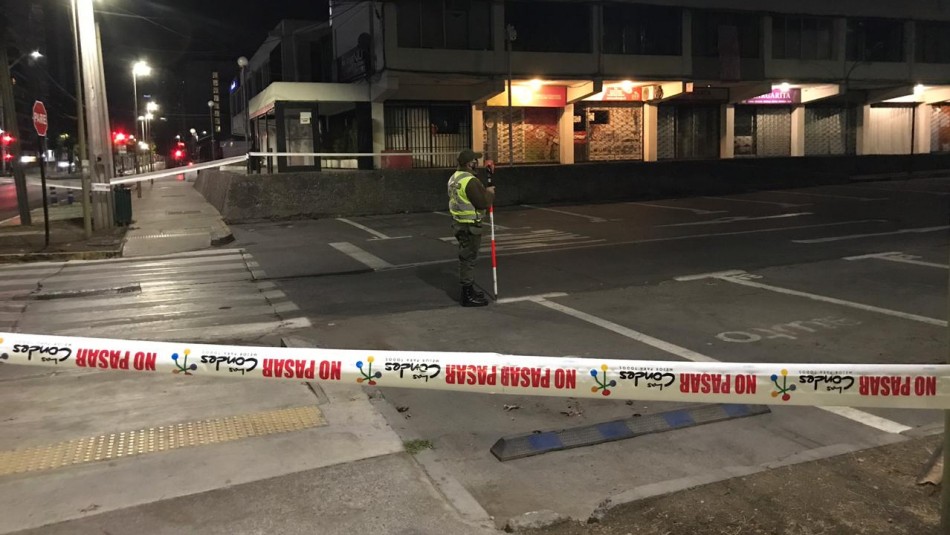 Carabinero es atropellado mientras realizaba fiscalización sanitaria en Las Condes Carabinero es atropellado mientras realizaba fiscalización sanitaria en Las Condes