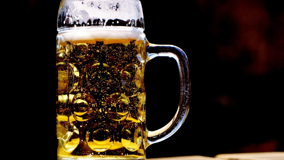 Diputados proponen al Gobierno una nueva forma de cobrar impuestos a las bebidas alcohólicas Diputados proponen al Gobierno una nueva forma de cobrar impuestos a las bebidas alcohólicas