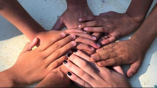 Otorgan custodia de cinco hermanos a una pareja argentina a través de una videollamada