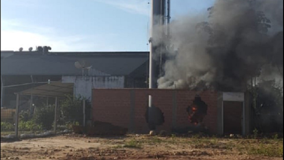 Destruyen antenas en Bolivia por creerlas transmisoras de coronavirus Destruyen antenas en Bolivia por creerlas transmisoras de coronavirus