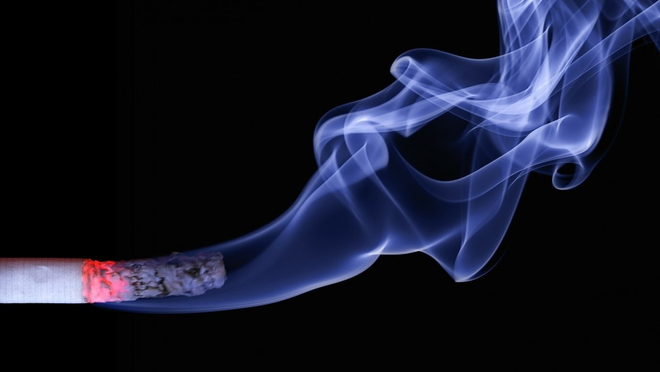 Estudio británico: La soledad conduciría a un aumento en el consumo de tabaco Estudio británico: La soledad conduciría a un aumento en el consumo de tabaco