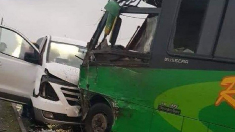 Grave accidente deja al menos cinco fallecidos en ruta que conecta Chillán y Yungay Grave accidente deja al menos cinco fallecidos en ruta que conecta Chillán y Yungay