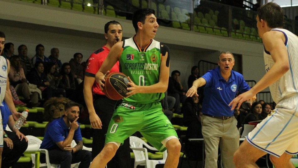 Daniel Arcos Basquetbolista Daniel Arcos reveló su homosexualidad.
