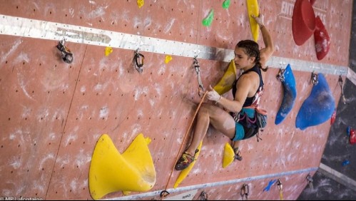 Conmoción por muerte de campeona mundial de escalada que cayó al vacío cuando entrenaba