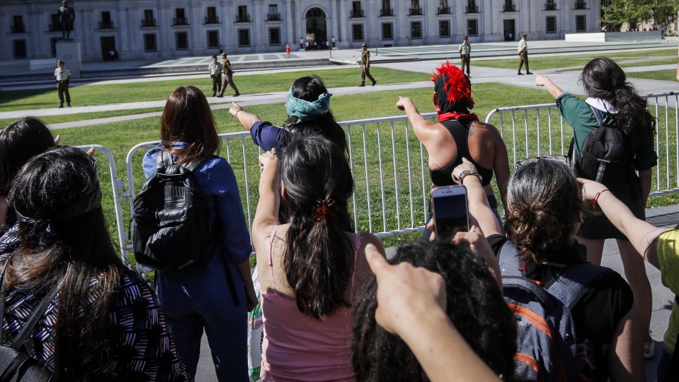 Imagen referencial de archivo Carabineros denuncia a colectivo Las Tesis por atentado contra la autoridad y amenazas
