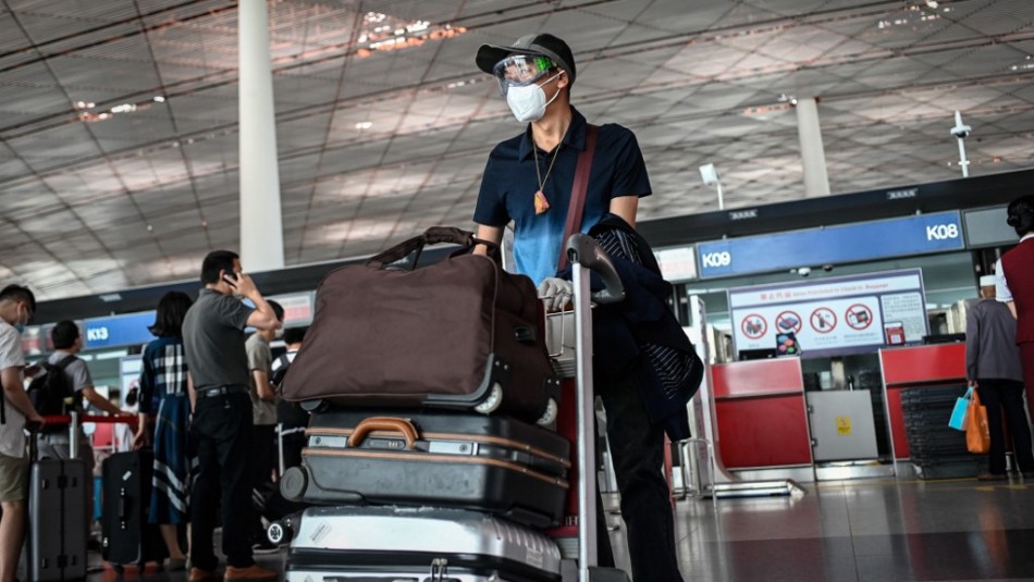 Aeropuertos de Pekín cancelan más de mil vuelos ante rebrote de coronavirus Aeropuertos de Pekín cancelan más de mil vuelos ante rebrote de coronavirus