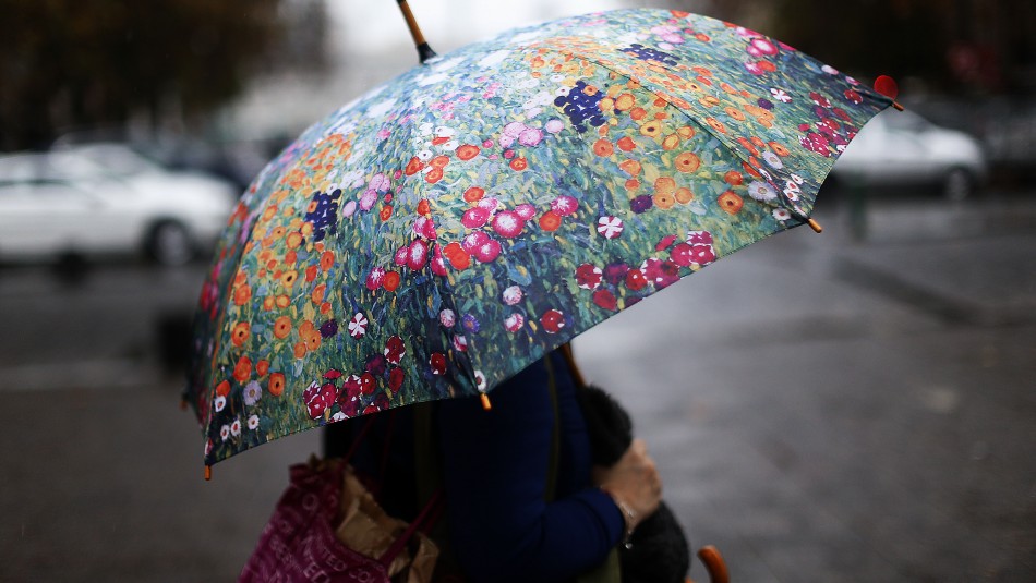 Lluvia Santiago Alerta Temprana Preventiva en la RM por sistema frontal: Caerían entre 10 y 15 mm de agua