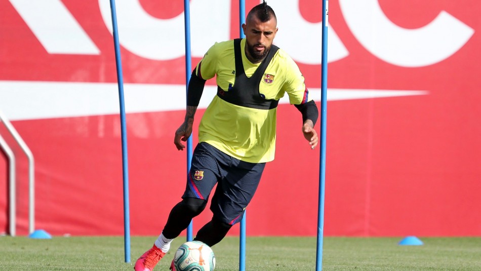 Arturo Vidal Arturo Vidal asoma de titular en Barcelona.