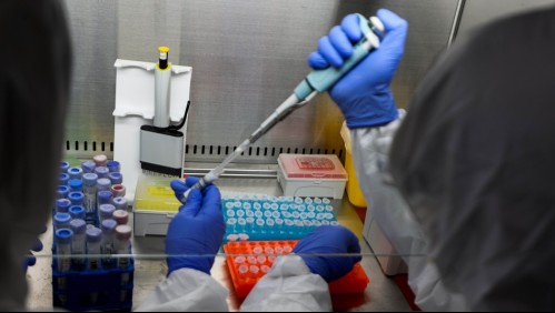 Infectólogo y Covid-19 en Chile:  'Espero que todos entiendan que es una situación grave'