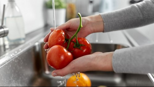 Consejos para sanitizar correctamente las verduras y frutas