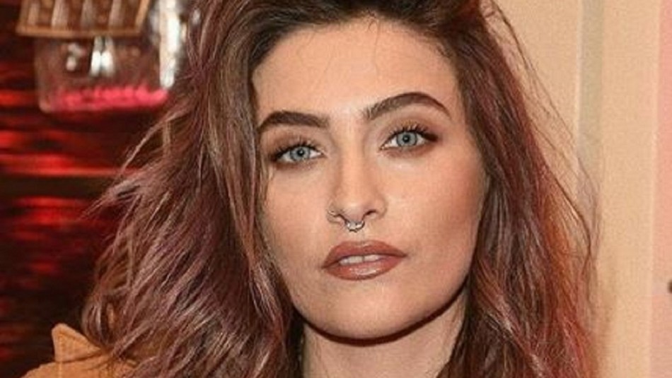 La hija de Michael Jackson fija su posición ante el racismo y un fanático la emplaza La hija de Michael Jackson fija su posición ante el racismo y un fanático la emplaza