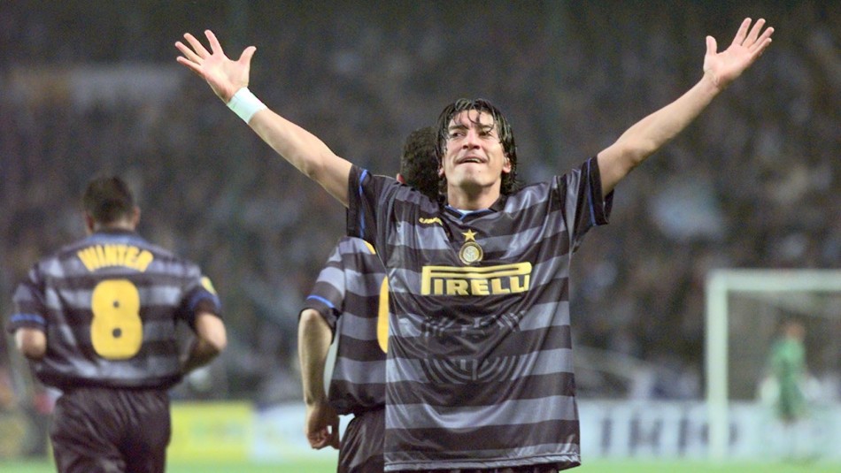 Iván Zamorano Iván Zamorano opta al Salón de la Fama del Inter.