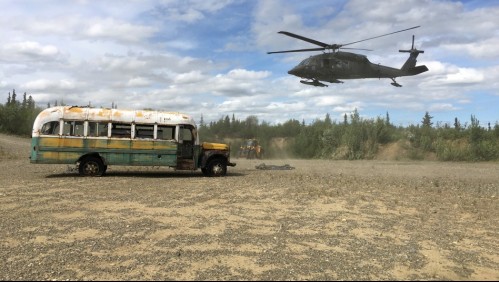 Turistas debían ser rescatados de ahí: Retiran famoso autobús de 'Into the Wild' de las tierras de Alaska